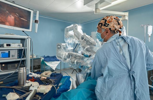 operatie robotica